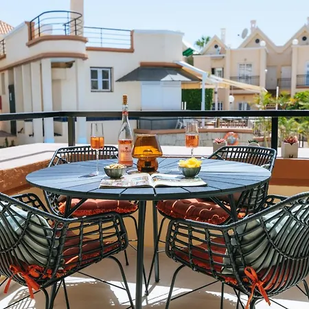 Apartment Amazing Renovated Pool View Apt, Aircon, 2 Min To Fanabe *