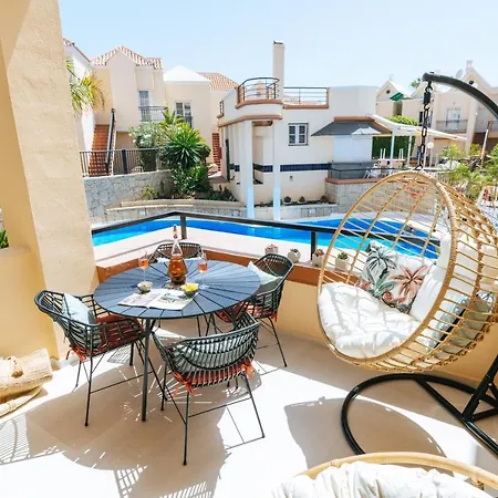 Apartment Amazing Renovated Pool View Apt, Aircon, 2 Min To Fanabe *
