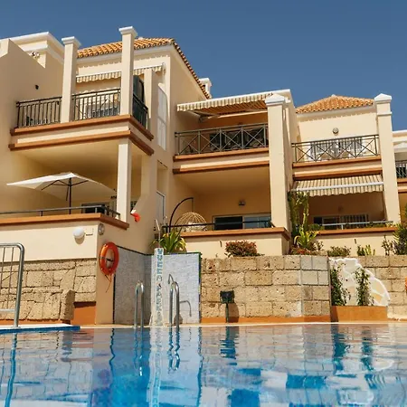 Amazing Renovated Pool View Apt, Aircon, 2 Min To Fanabe * Адехе