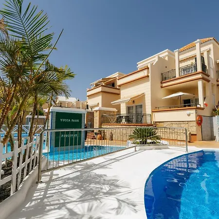 Amazing Renovated Pool View Apt, Aircon, 2 Min To Fanabe