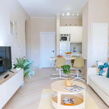 Amazing Renovated Pool View Apt, Aircon, 2 Min To Fanabe 公寓 阿德耶