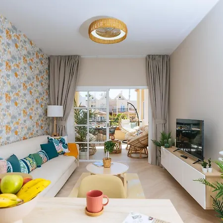 Amazing Renovated Pool View Apt, Aircon, 2 Min To Fanabe 公寓