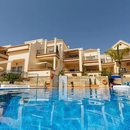 Amazing Renovated Pool View Apt, Aircon, 2 Min To Fanabe Apartment *