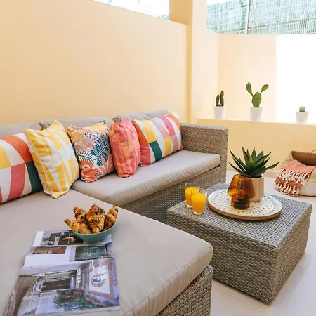 Amazing Renovated Pool View Apt, Aircon, 2 Min To Fanabe