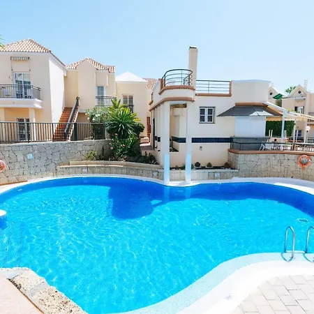 Amazing Renovated Pool View Apt, Aircon, 2 Min To Fanabe *